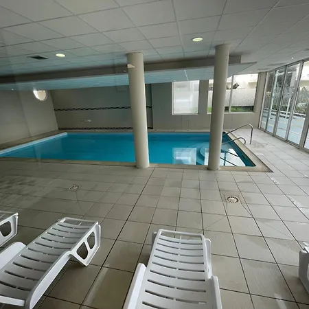 Avec Sauna Et Piscine Au Bord De Mer